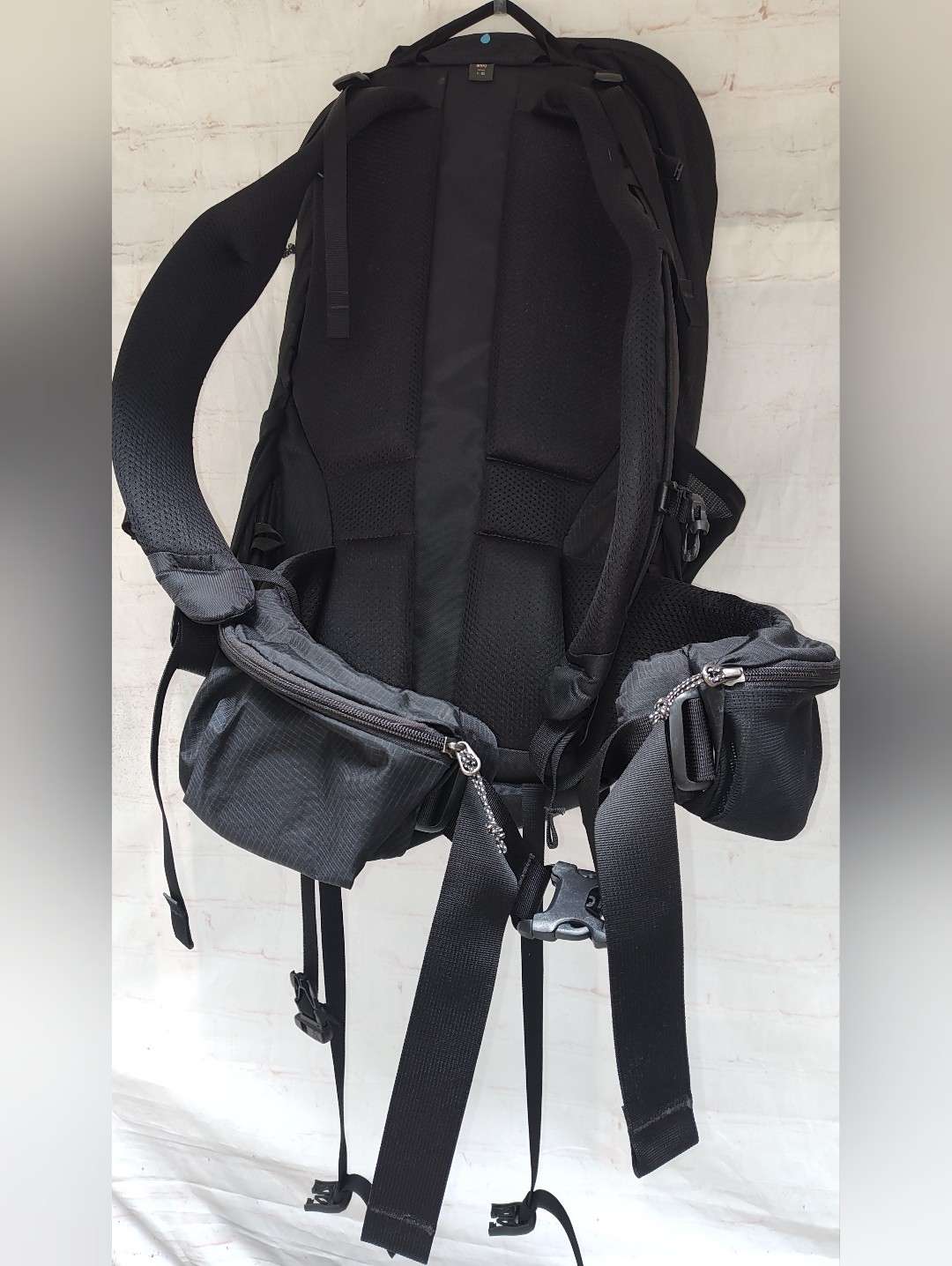 Rei Trail 40 Men's Large Hiking Black Backpack, Exc Condition — image 5 of 8